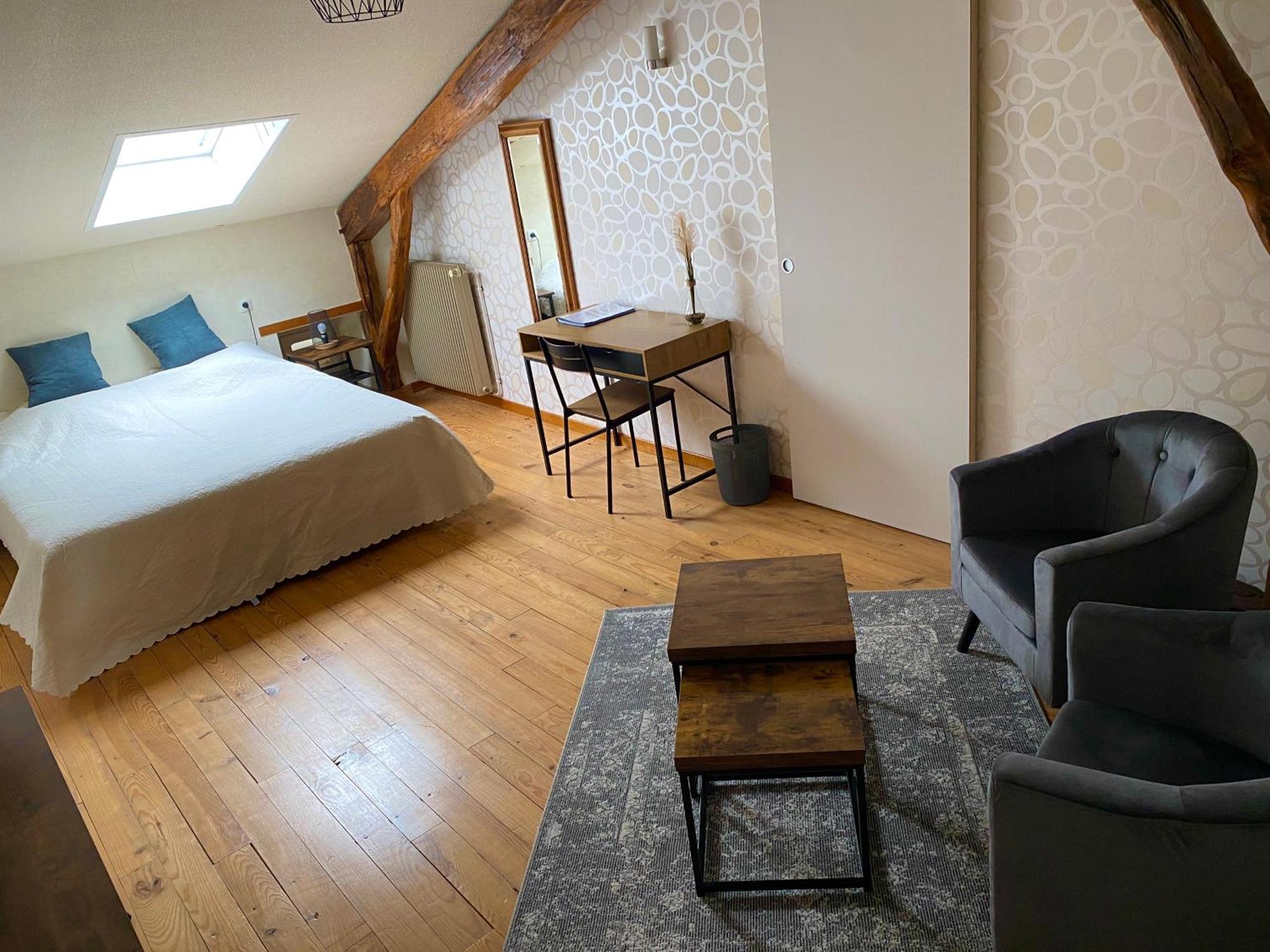 Le Petit Bleu Chambre D'Hotes Bourg-de-Visa Экстерьер фото
